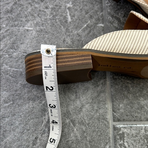 NWOB Indigo Rd Cream and Grey Stripe Mule Flats Size 7 Fall Neutral Almond Toe - Picture 12 of 12